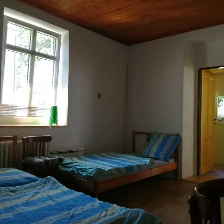 Pepino Lodge *