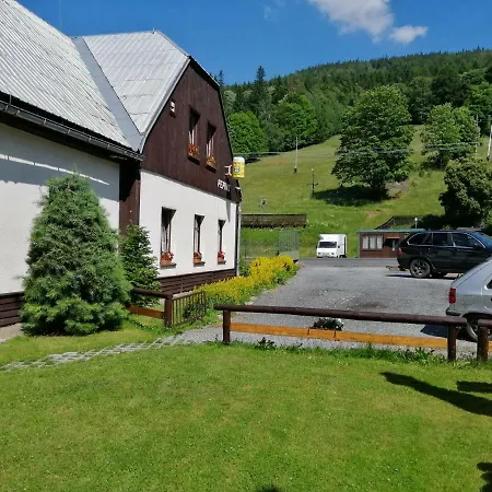 Pepino Lodge
